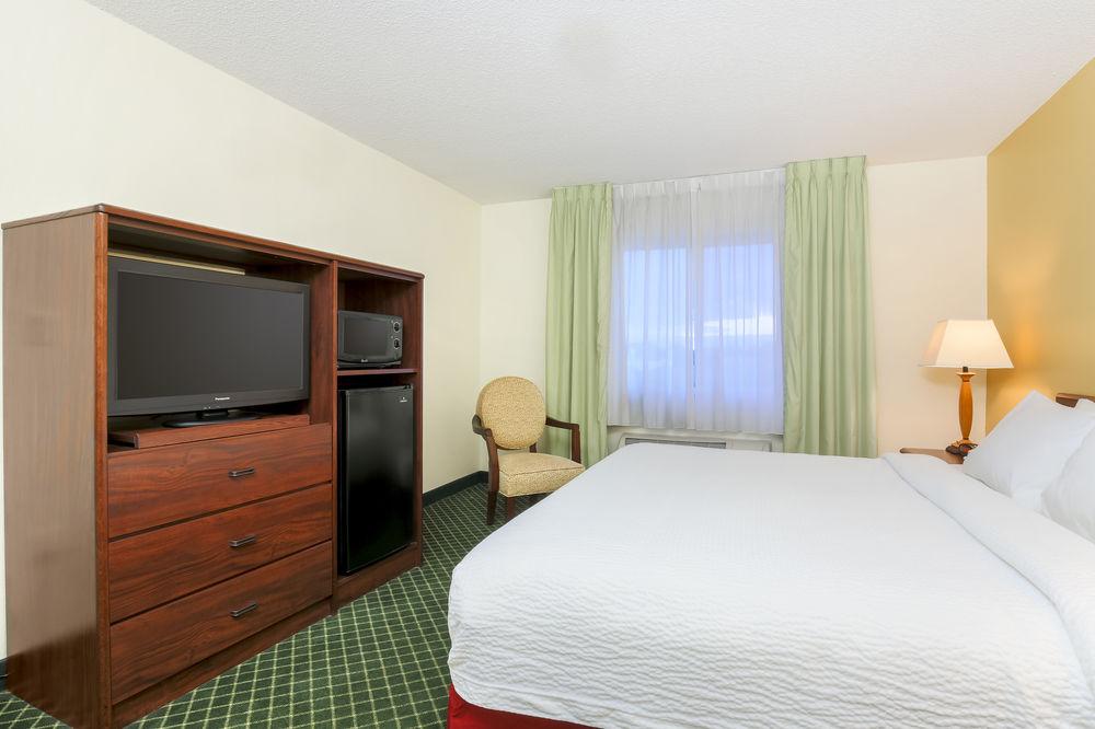Fairfield Inn Erie Millcreek Mall מראה חיצוני תמונה