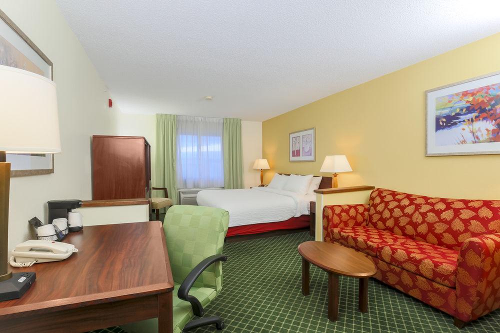 Fairfield Inn Erie Millcreek Mall מראה חיצוני תמונה