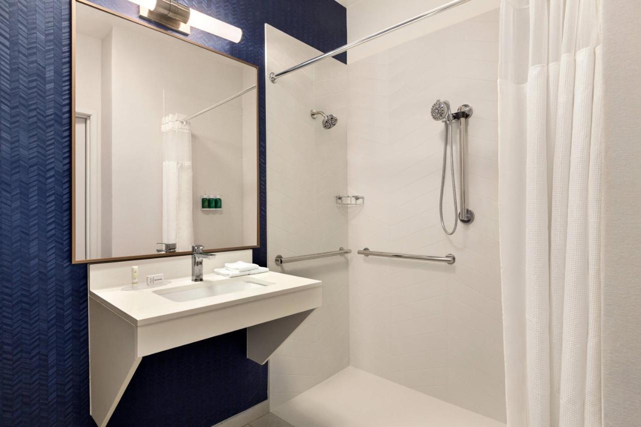 Fairfield Inn Erie Millcreek Mall מראה חיצוני תמונה