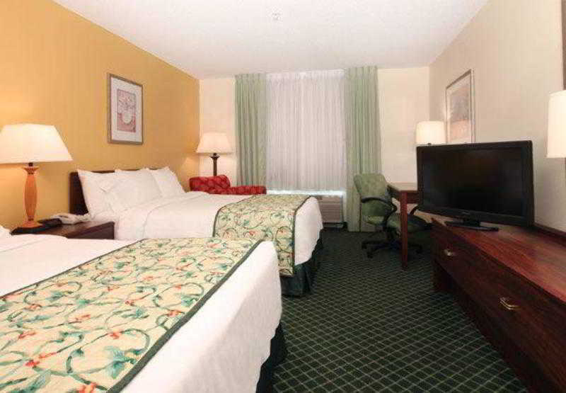 Fairfield Inn Erie Millcreek Mall מראה חיצוני תמונה