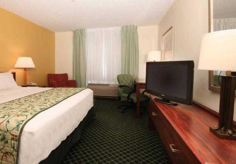 Fairfield Inn Erie Millcreek Mall חדר תמונה